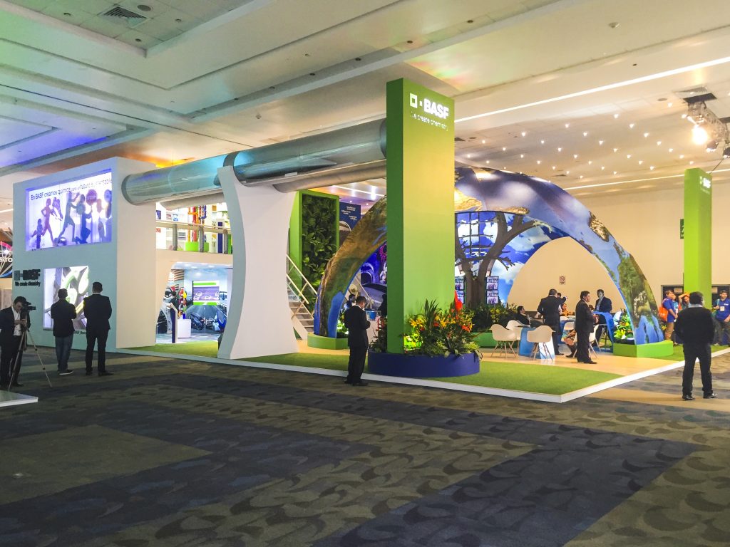 Exposiciones y Escenarios